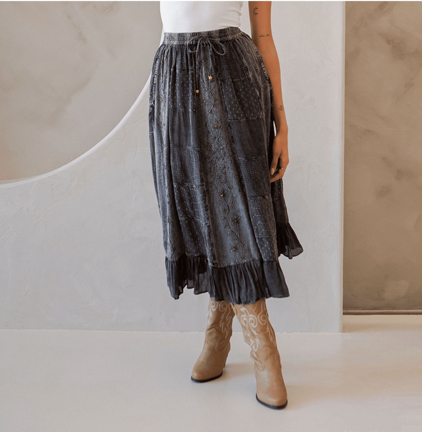 Women Patchwork Embroidered Maxi Skirt With Side Pockets